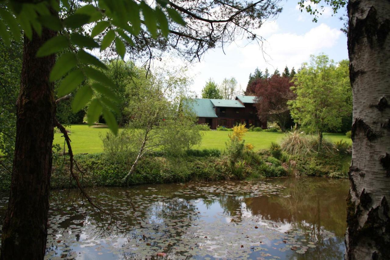 Spruce Lake Sauviat-sur-Vige Zewnętrze zdjęcie