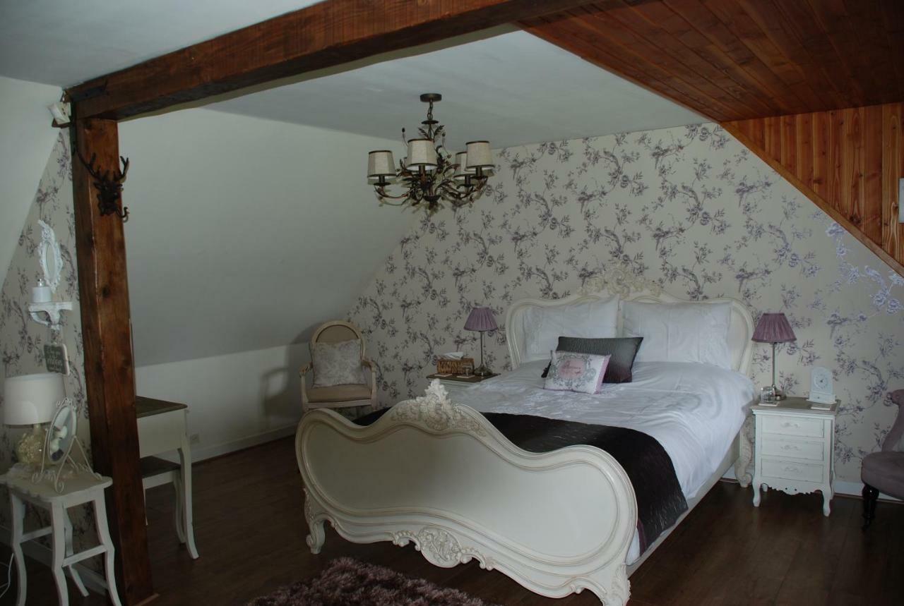 Spruce Lake Sauviat-sur-Vige Zewnętrze zdjęcie