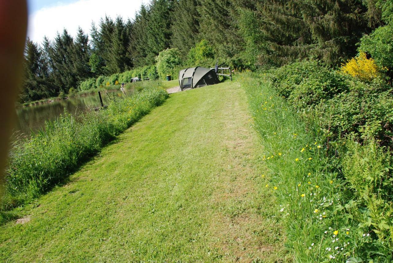 Spruce Lake Sauviat-sur-Vige Zewnętrze zdjęcie